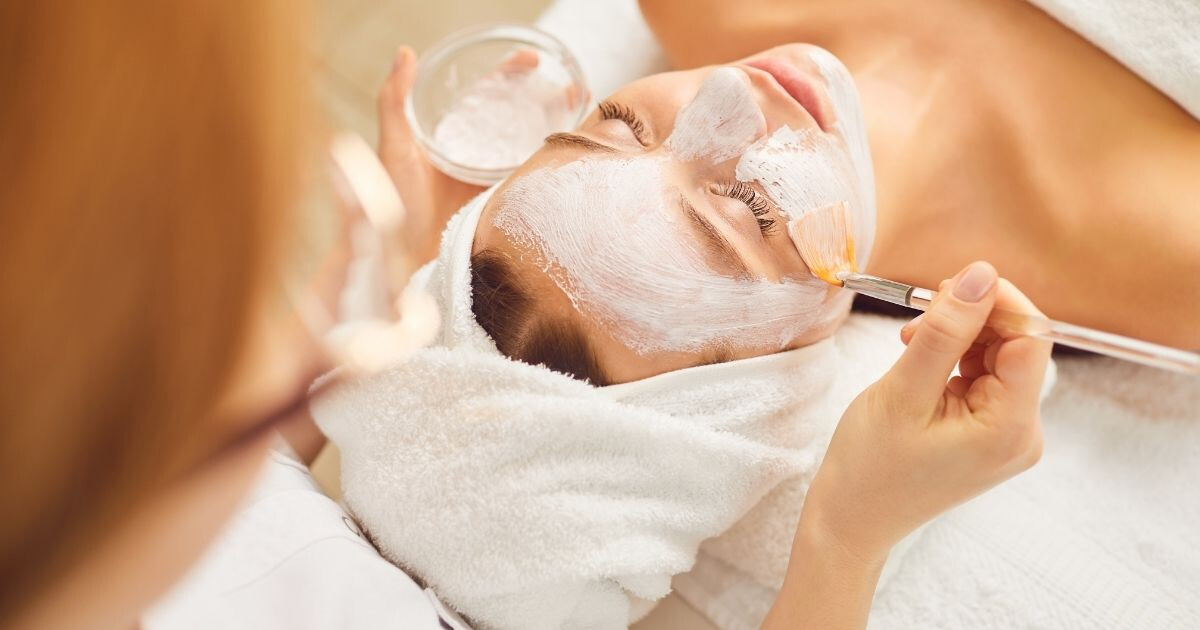Image pour l'article Argile blanche bienfaits : quelles vertus apaisantes pour votre peau ?