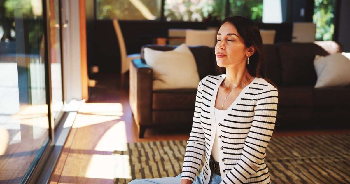 Article Différence entre sophrologie et méditation : laquelle choisir pour votre bien-être ?