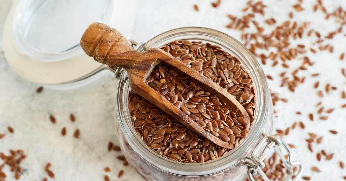 Image pour l'article Graine de lin bienfaits : 10 vertus de ce super-aliment pour la santé