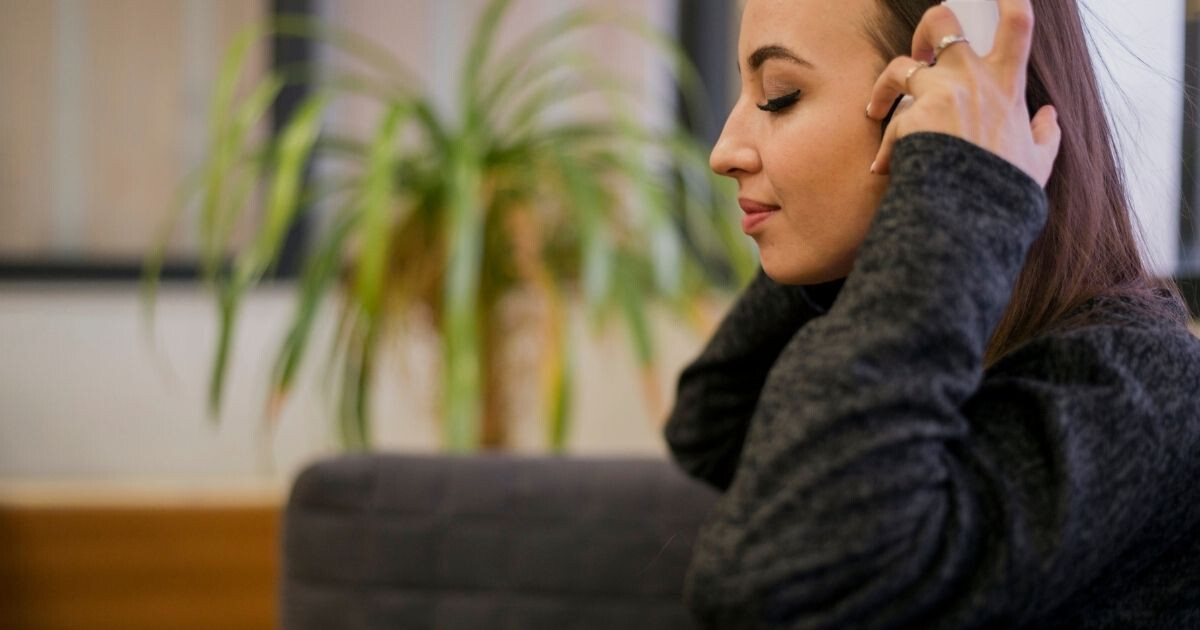 Image pour l'article Hypnose trichotillomanie : comment reprendre le contrôle de ses gestes ?