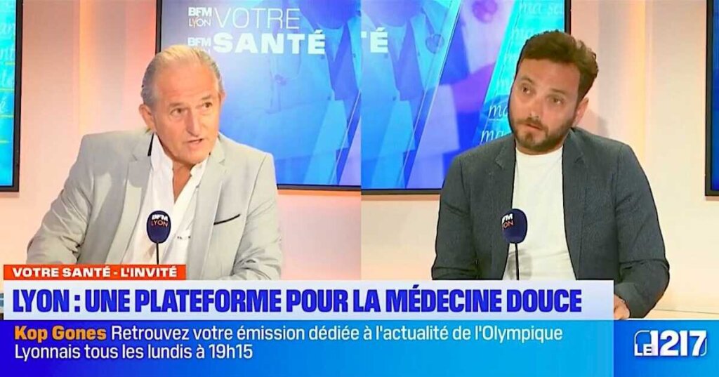 le présentateur de bfm tv lyon interviewe kévin berthon le co-fondateur de liberlo pendant l'émission ma santé